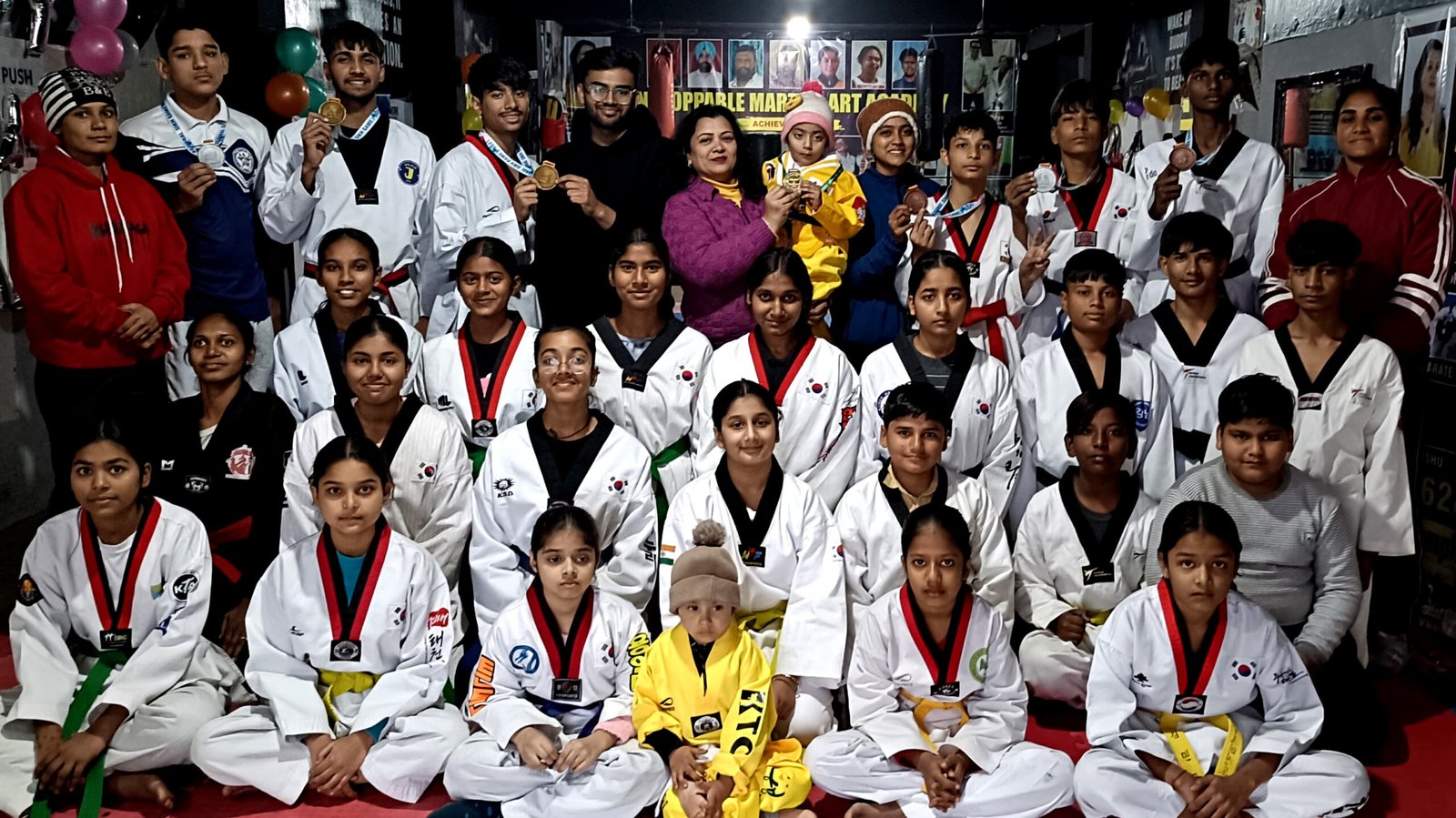 नैशनल ताईक्वांडो मुकाबले ! ‘अनस्टोपएबल मार्शाल आर्ट एकेडमी’ के खिलाड़ियों ने जीते 9 मैडल !!