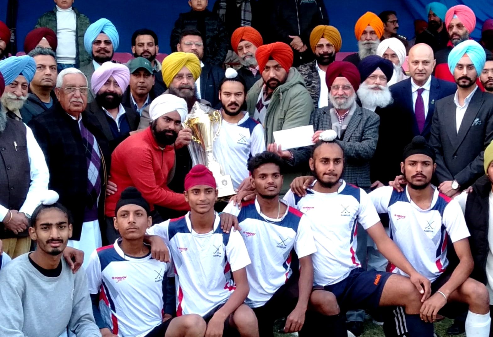 ਮਲਕੀਅਤ ਸਿੰਘ ਸਿੱਧੂ ਯਾਦਗਾਰੀ 3 ਰੋਜਾ ਹਾਕੀ ਟੂਰਨਾਮੈਂਟ ਸਮਾਪਤ ! ਮੰਤਰੀ ਖੁੱਡੀਆਂ ਨੇ ਵੰਡੇ ਇਨਾਮ !!