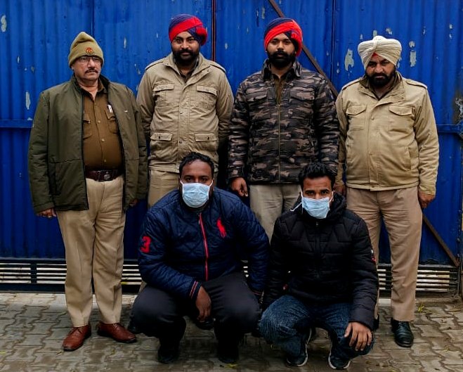 आपत्तिजनक सामान सहित दो काबू ! ये हुई पुलिस कार्यवाई ……………..