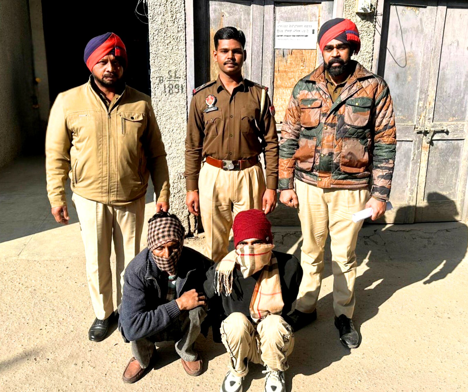 नशीली गोलियों सहित दो काबू !! पुलिस इस कार्यवाई में जुटी ………….