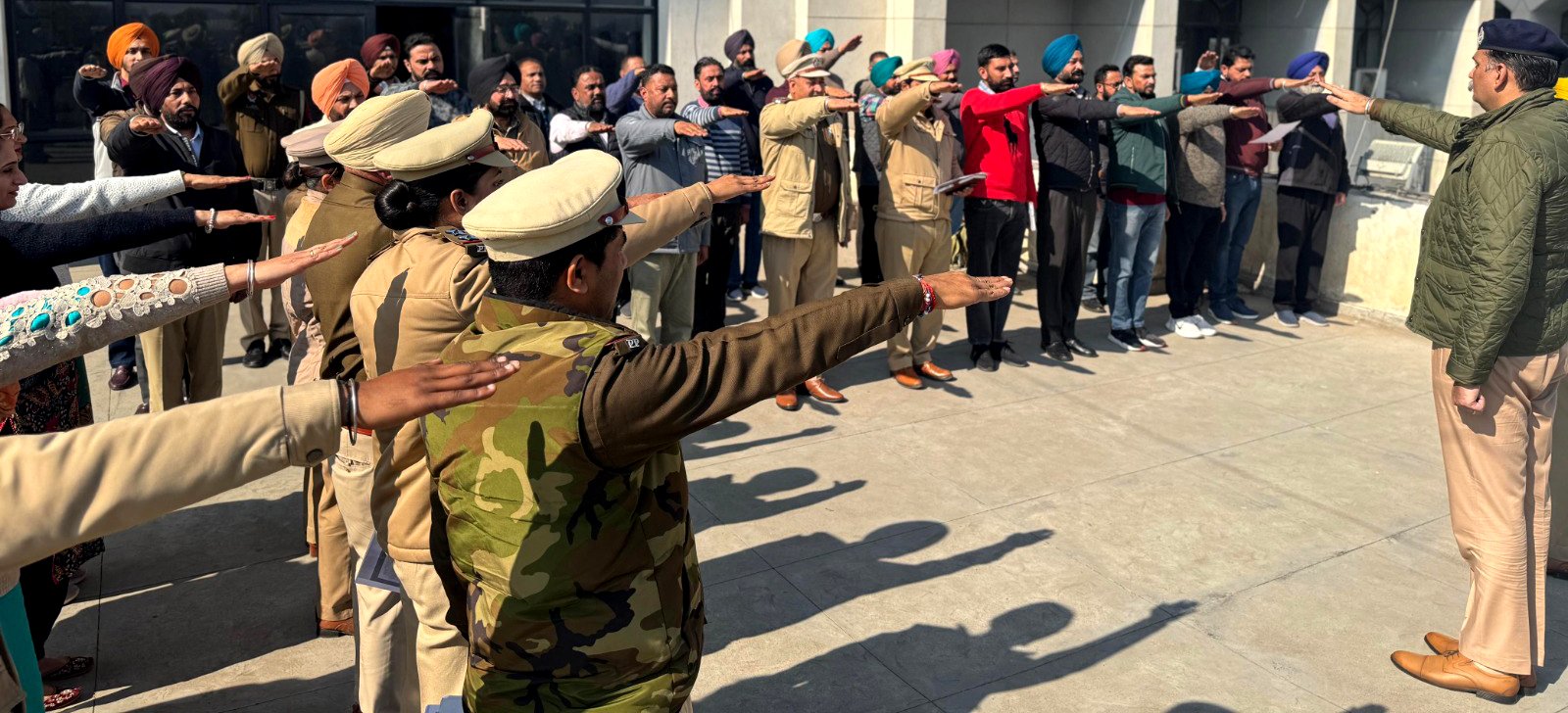 जिला पुलिस ने मनाया 15वां राष्ट्रीय वोटर दिवस ! SPH ने दिलवाई शपथ !!