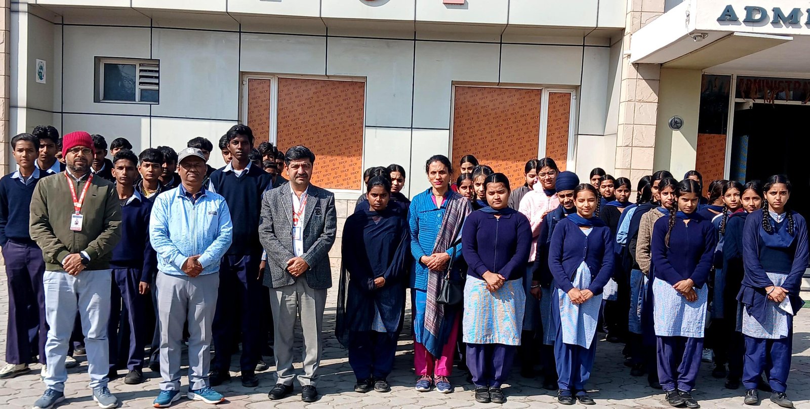 पी.एम.श्री सरकारी सीनियर सेकेंडरी स्कूल के विद्यार्थियों ने किया ISF कालेज का शैक्षणिक भ्रमण !!