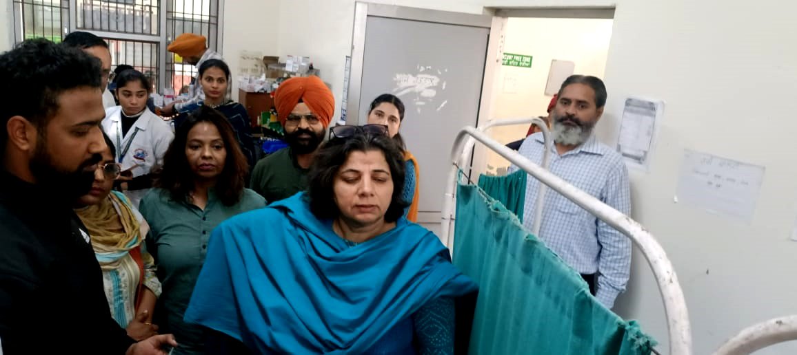 ਦਵਾਈ ਲੈਣ ਆਏ ਮਰੀਜ਼ ਨਾਲ ਰੱਖੋ, ਹਮਦਰਦੀ ਦਾ ਵਤੀਰਾ : CMO ਡਾ. ਰਮਨਦੀਪ !!