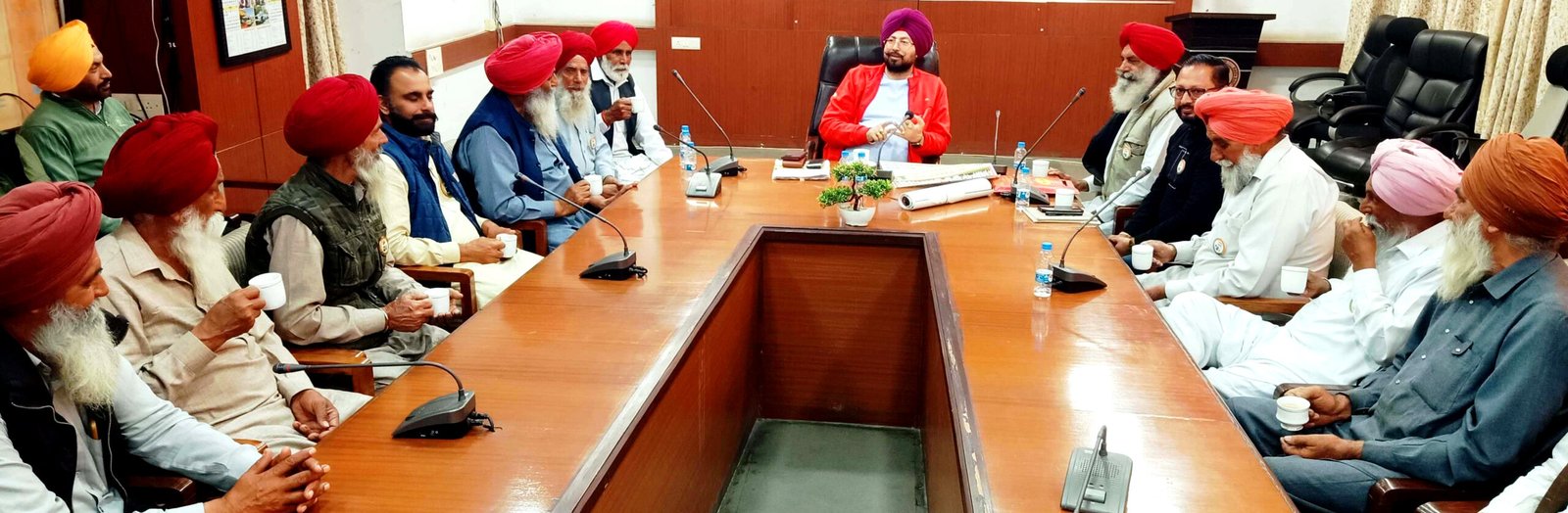 ADC ਗਰੇਵਾਲ ਦੀ ਆਜ਼ਾਦੀ ਘੁਲਾਟੀਏ ਪਰਿਵਾਰਾਂ ਨਾਲ ਮੀਟਿੰਗ ! ਜਾਣੋ, ਕੀ ਰਿਹਾ ਖਾਸ !!