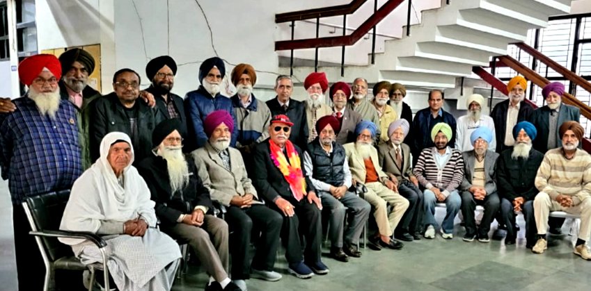 ਸੀਨੀਅਰ ਸਿਟੀਜ਼ਨ ਕੌਂਸਿਲ ਦੀ ਮੀਟਿੰਗ ! ਸਰਦਾਰੀ ਲਾਲ ਕਾਮਰਾ, 22ਵੀਂ ਵਾਰ ਚੁਣੇ ਗਏ ਪ੍ਰਧਾਨ !!