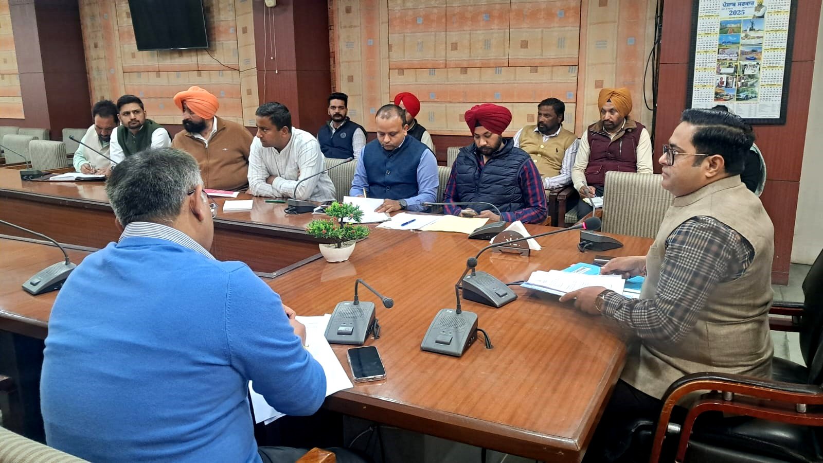 ਨਸ਼ਾ ਛੱਡਣ ਦਾ ਇਲਾਜ਼, ਅੱਧ ਵਿਚਾਲੇ ਛੱਡਣ ਵਾਲੇ 7000 ਮਰੀਜ਼ਾਂ ਦੀ ਭਾਲ ਕਰੇਗਾ ਜਿਲਾ ਪ੍ਰਸ਼ਾਸਨ ! DC ਨੇ ਦਿੱਤੇ ਨਿਰਦੇਸ਼ !!