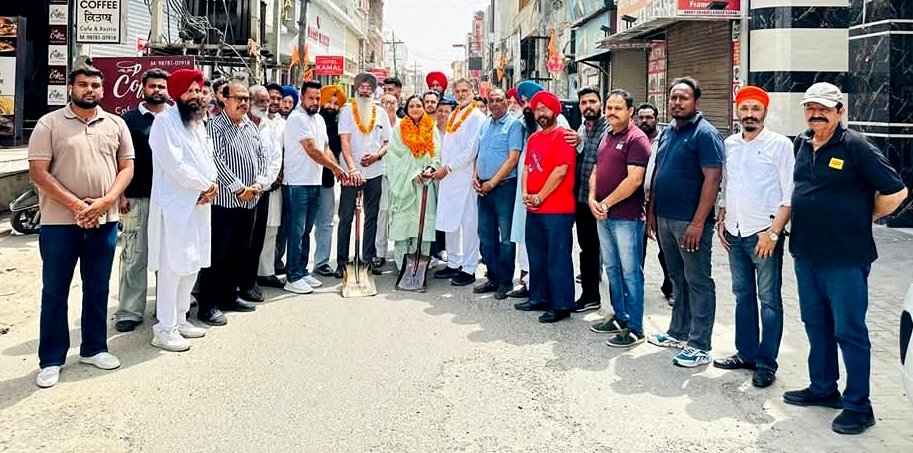 न्यू टाउन की गलियों में 41 लाख रु के कार्य शुरू ! विधायक अमनदीप ने करवाई शुरूआत !!