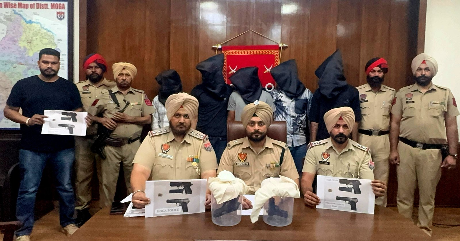 नाजायज हथियारों सहित 5 गिरफ्तार, काबू 2 युवकों पर पहले से हैं 10 मामले दर्ज ! SPH ने किए खुलासे !!