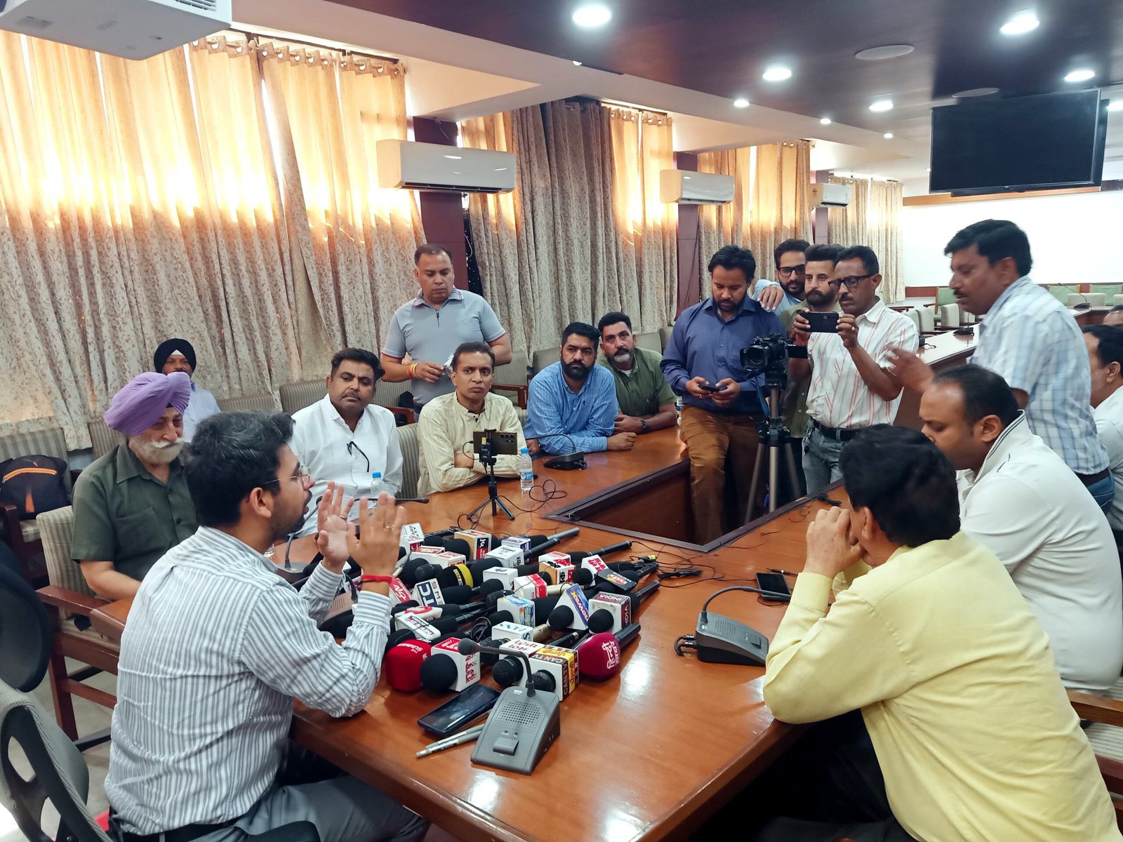 भारत पाकिस्तान युद्ध के बाद, पहली बार मीडिया के रूबरू हुए डीसी सेतीया ! किए अहम खुलासे !!