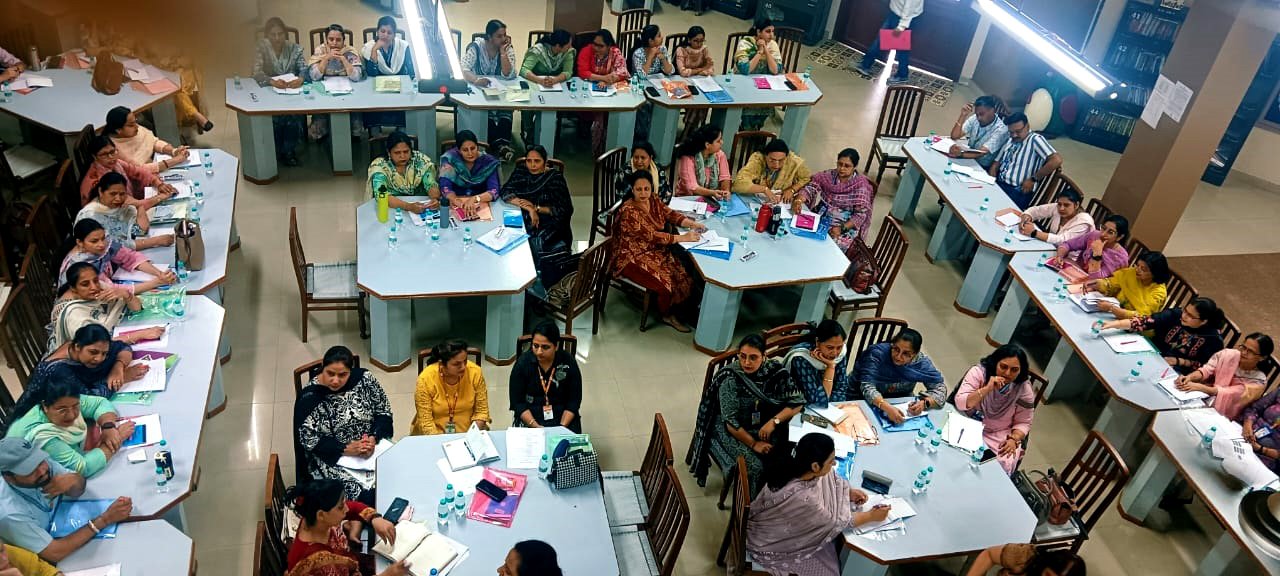 CBSE का सराहनीय प्रयास ! विद्यार्थियों के सुनहरी भविष्य के मद्देनजर, अध्यापकों को दी ट्रेनिंग !!