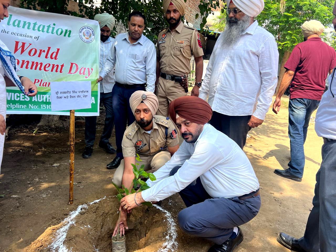 ‘ਈਚ ਵਨ ਪਲਾਂਟ ਵਨ’ ਮੁਹਿੰਮ ਤਹਿਤ, ਲਾਓ ਇਕ ਇਕ ਬੂਟਾ : ਸੈਸ਼ਨ ਜੱਜ ਧਾਲੀਵਾਲ !!