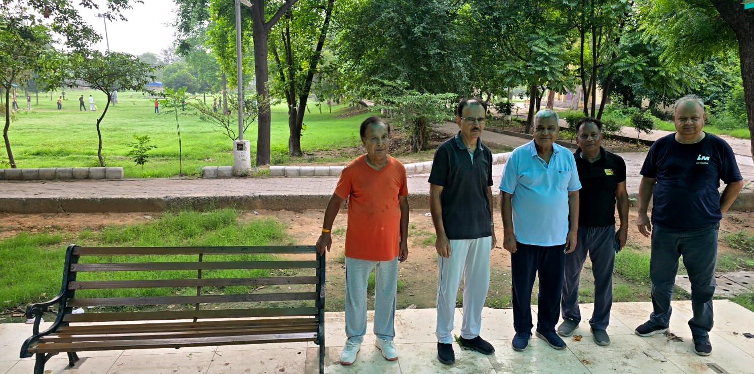 पब्लिक पार्क से सामान गायब, रोजाना सैर करने वाले लोगों में आक्रोश !!