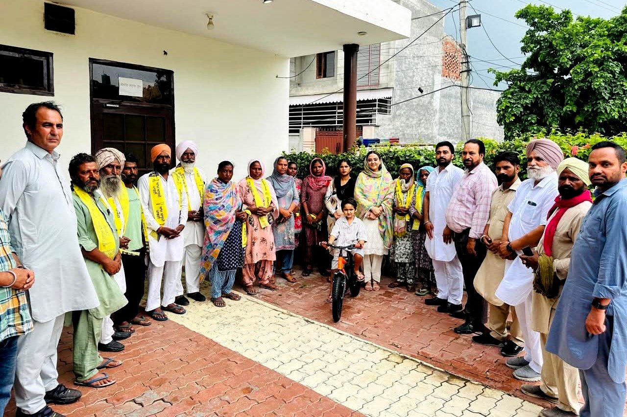 ਚੋਟੀਆਂ ਖੁਰਦ ਦੇ ਅਨੇਕਾਂ ਪਰਿਵਾਰ ‘ਆਪ’ ਵਿੱਚ ਸ਼ਾਮਲ : ਵਿਧਾਇਕ ਅਮਨਦੀਪ ਅਰੋੜਾ !!