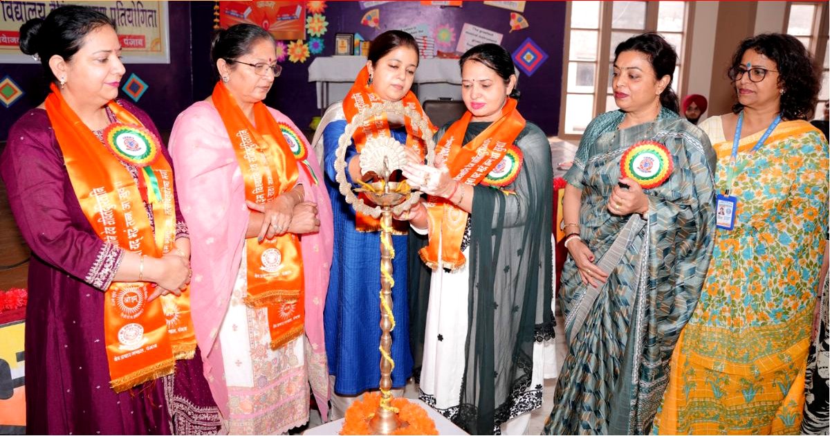 वेद प्रचार मंडल की प्रतियोगिता, DN मॉडल की मेहर प्रथम, अन्य अनेक स्थानों पर भी लड़कियों ने मारी बाजी